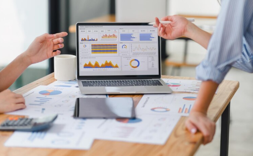 Balanced Scorecard & KPI Tracking Software